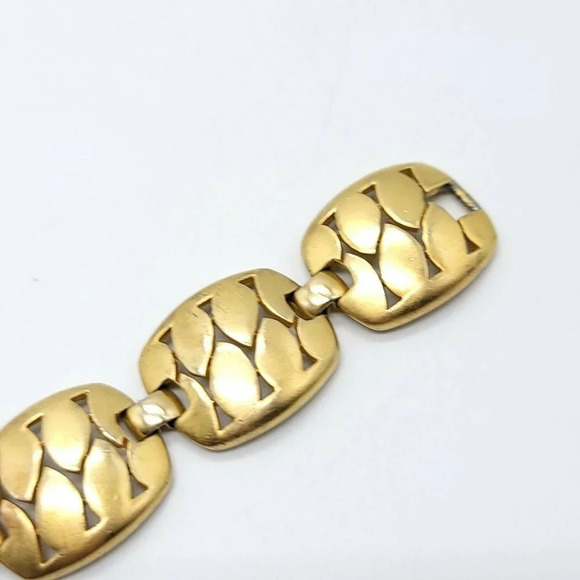 Crown Trifari Animal Print Wide Chunky Gold Tone - Picture 6 of 9